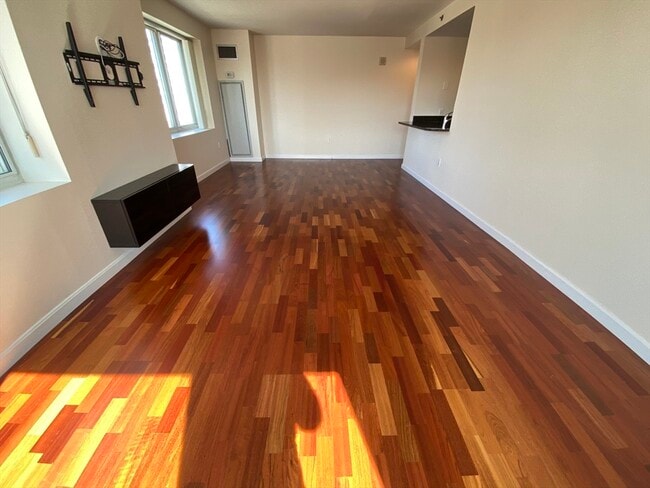 Photo - 8 Museum Way Unit 809