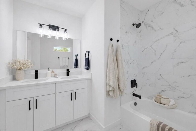 Photo - 8021 Birmingham St