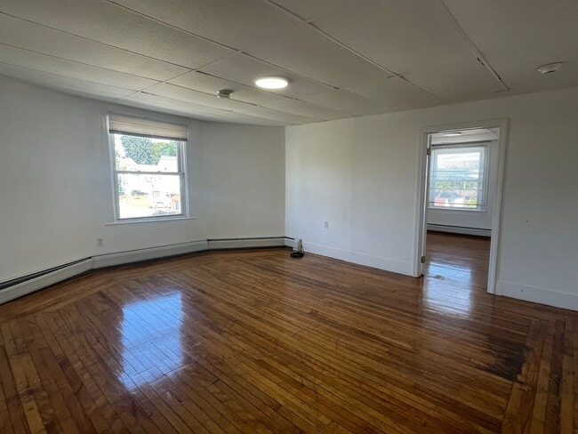 Building Photo - 456 Fenn St Unit 456 3rd Floor