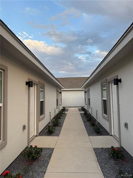 800 Dove Ave Unidad 4