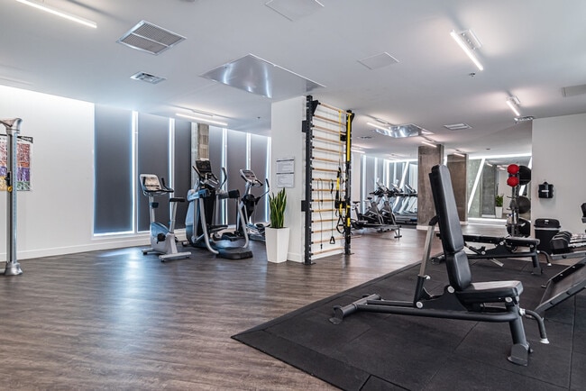 Photo - 885 Boul. de Maisonneuve E Unit SI ID1261834P