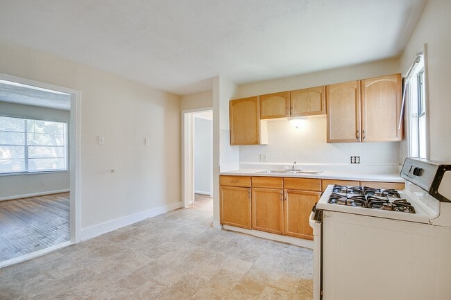 Photo - 3742 Dreyfus St