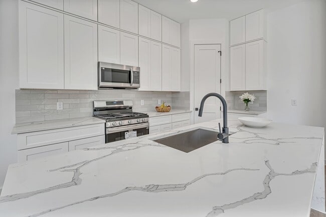 Photo - 3620 Sauer St