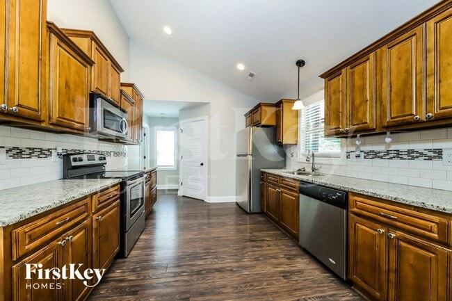 Photo - 621 Dobson St