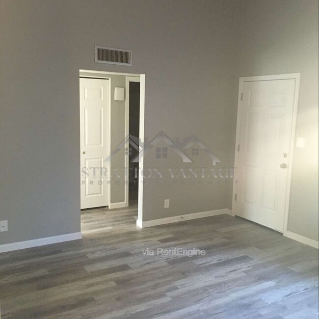 Photo - 852 N Stapley Dr