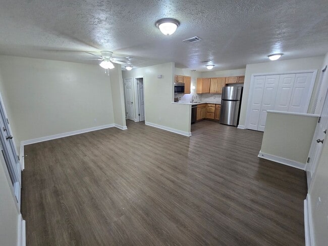Photo - Remodeled 2 Bed 1 Bath Duplex for Lease!!