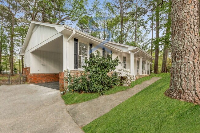 Photo - Move in before October 31st and get $100 O...