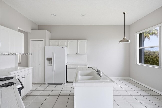 Photo - 575 SE 29th Dr