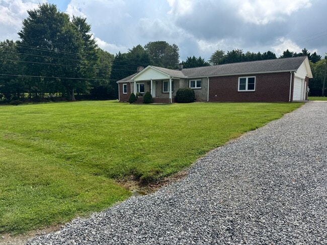 Building Photo - 103 Casar-Belwood Rd
