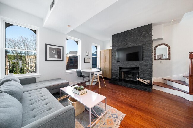 Photo - 159 Newark St. Unidad 4A Rental