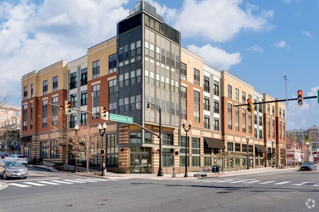 Building Photo - 989 S Buchanan St Rental