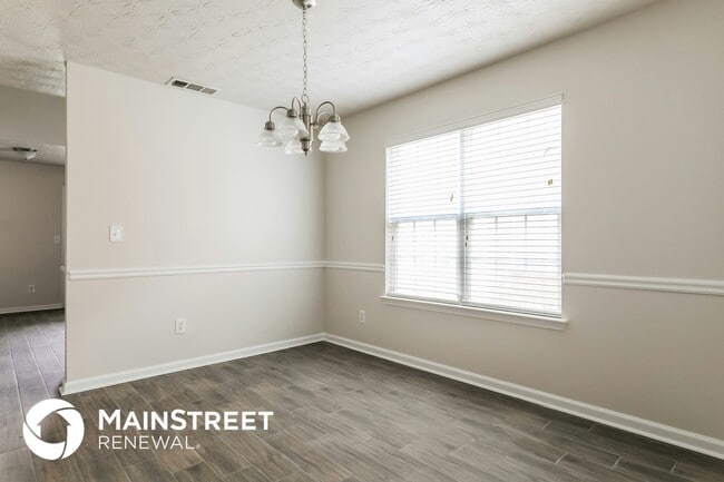 Photo - 477 Townsend Bend