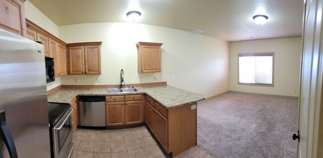 Photo - 565 Pioneer Rd