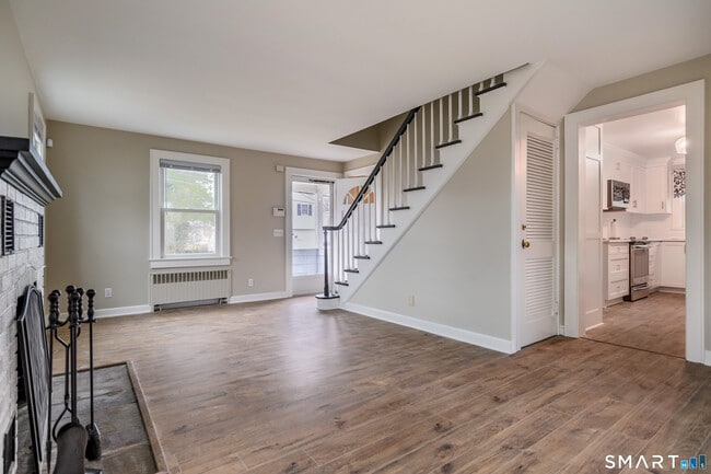 Photo - 7 Locust St Unit A