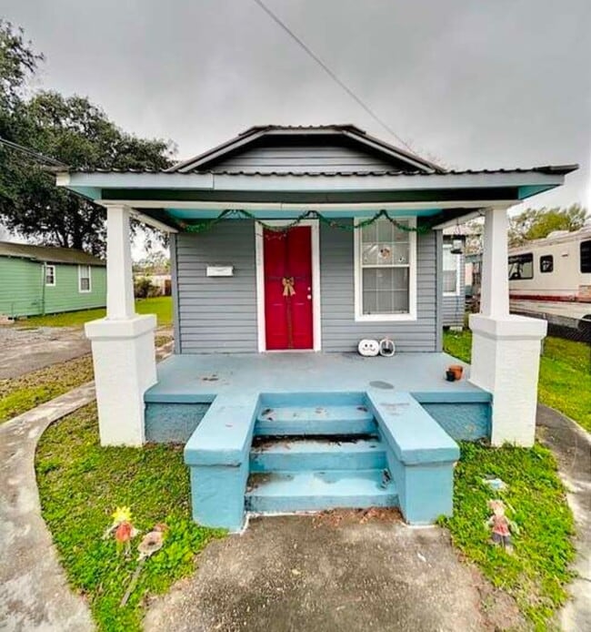 Building Photo - 3 Bed 1 Bath home COMING SOON!