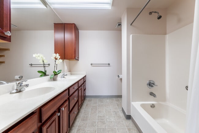 2+2 - LA Colorado Terrace - A Senior 55+ Community