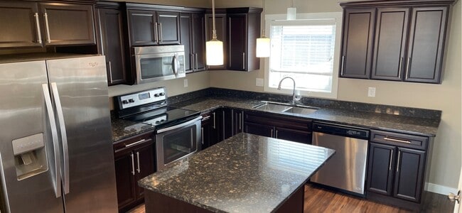 Photo - 233 Rajput Way