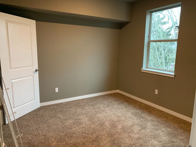 Samish Flats  Luxury Apartment Homes!