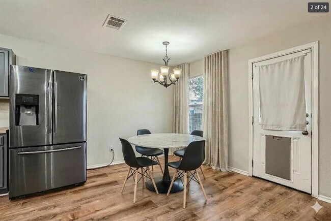 Photo - 221 Almquist St