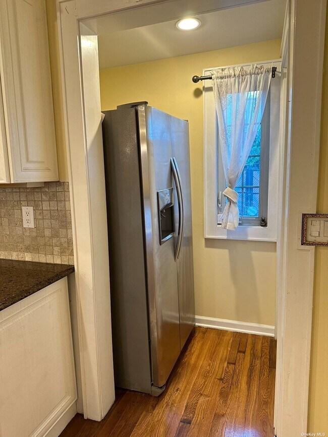 Photo - 91-20 96th St