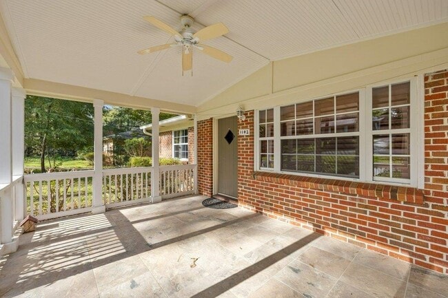 Photo - 1142 Old Fort Dr