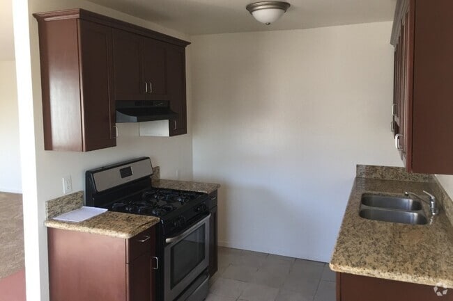 Building Photo - 16685 Crenshaw Blvd Unit 10 Rental