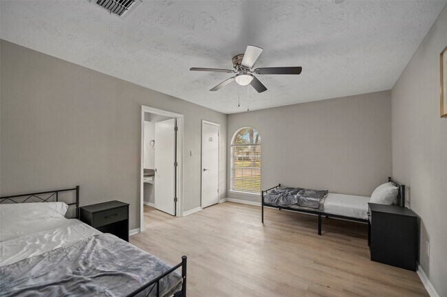 Photo - 22114 Merrymount Dr