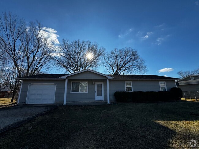 Building Photo - 15520 Tate Ln Rental