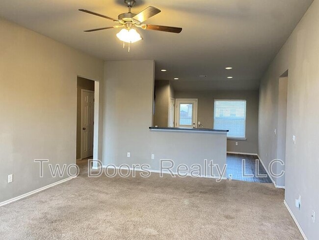 Photo - 11704 NW 134th St