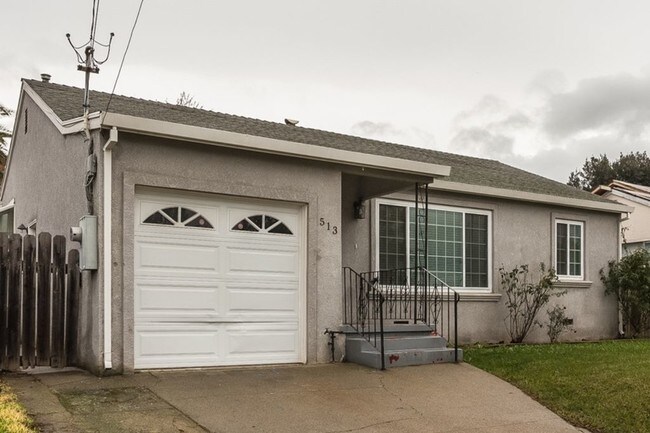 Photo - 513 San Joaquin Ave