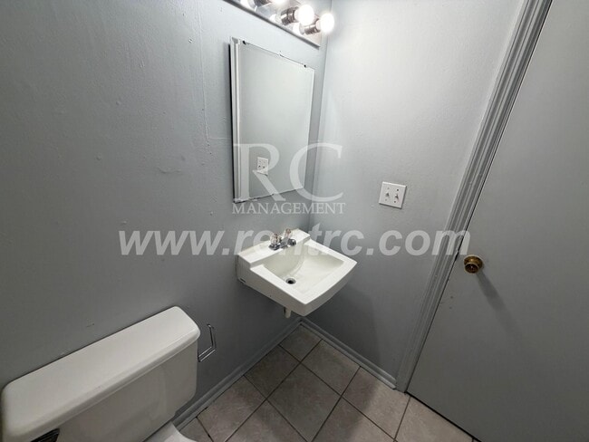 Photo - 803 Skyline-