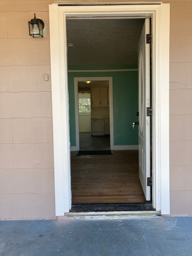 Photo - 330 W 41st St