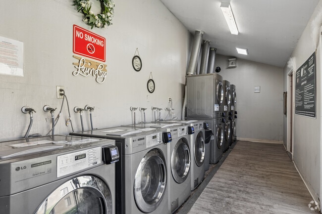 Laundry Room - Venetian Park Apartments
