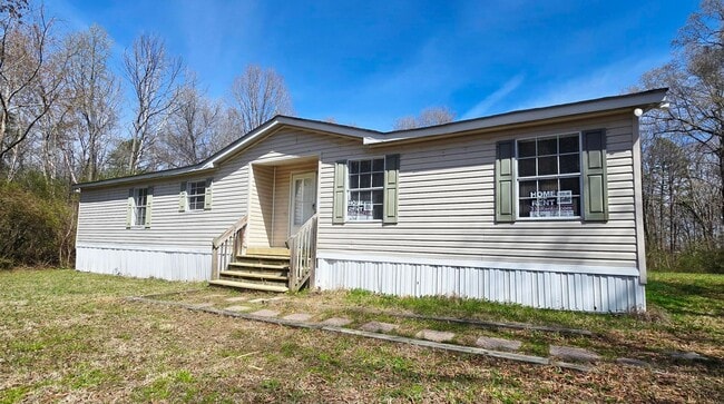 Building Photo - 3 Bed 2 Bath in quiet country setting! View this home TODAY!