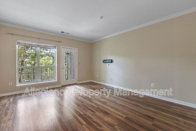 Photo - 4551 Strutfield Ln