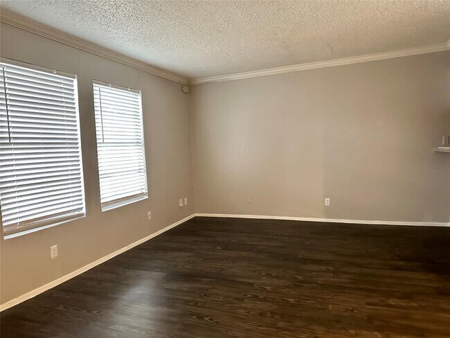 Building Photo - 5426 Menchaca Rd Unit 205 Rental