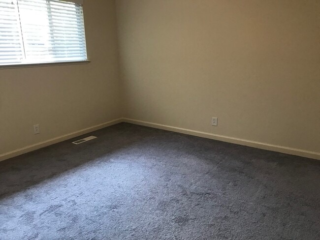 Photo - NEWHALL 2724-26 Unit 2724