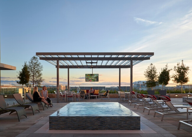 Photo - Ion College Station Apartamentos