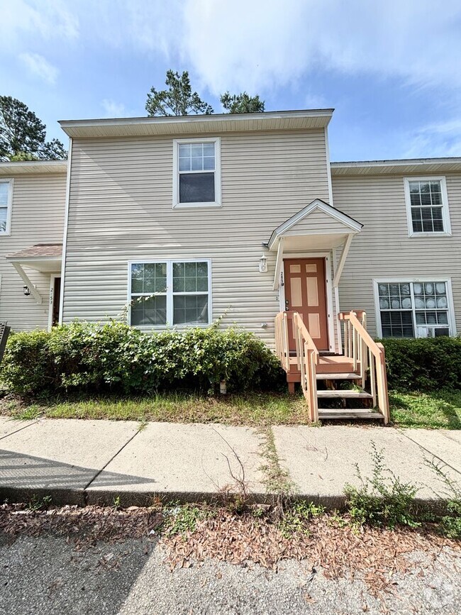 Building Photo - Modern 4BR/4BA Townhouse Near FAMU & North...