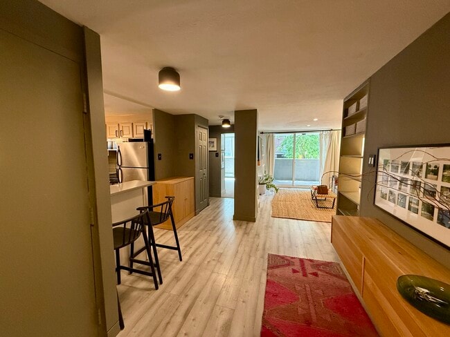 Building Photo - 1090 N Lafayette St Unit 101
