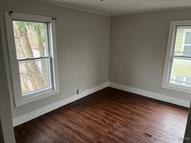 Photo - 124 River St