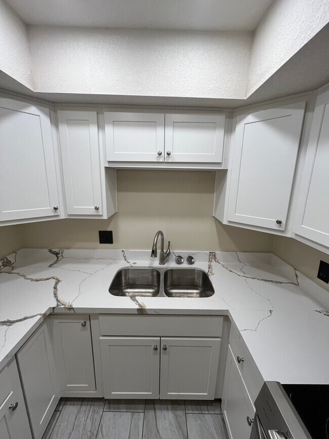17 E Ruth Ave Unit 302