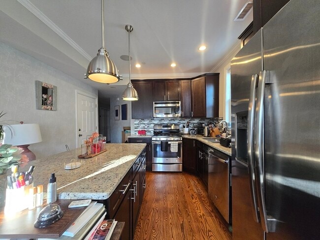 Photo - 306 Maverick St Unit 2