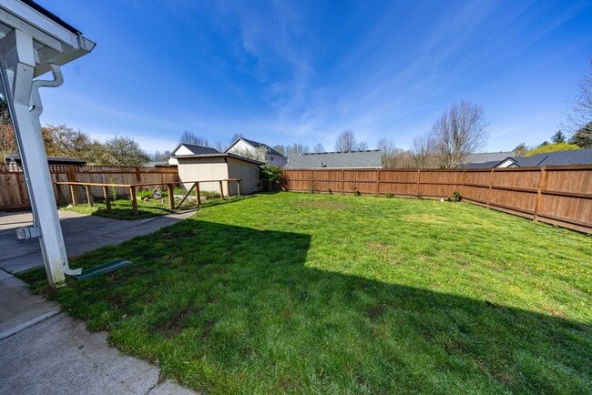 Photo - 5 Bedroom home, 2488sf with Central Air. Fenced Yard