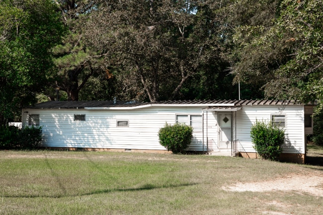 Building Photo - 276 S Dugger Ave