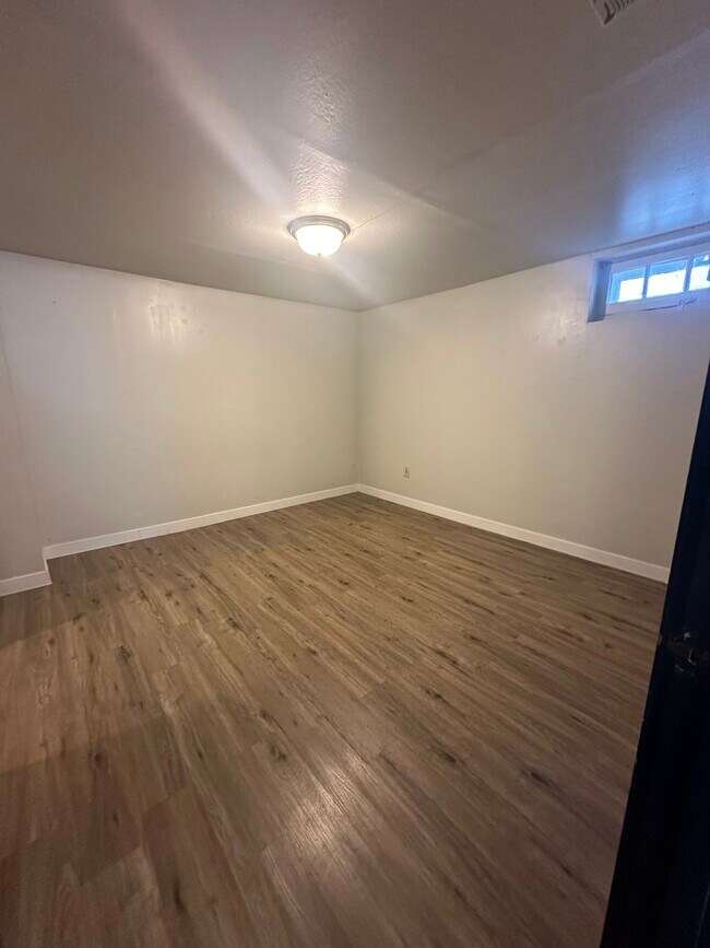 Photo - 1010 NW Fisk St Unit Lower