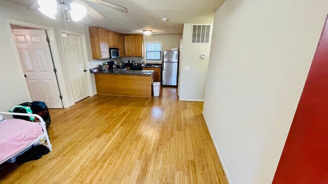 Photo - 449 N Donahue Dr