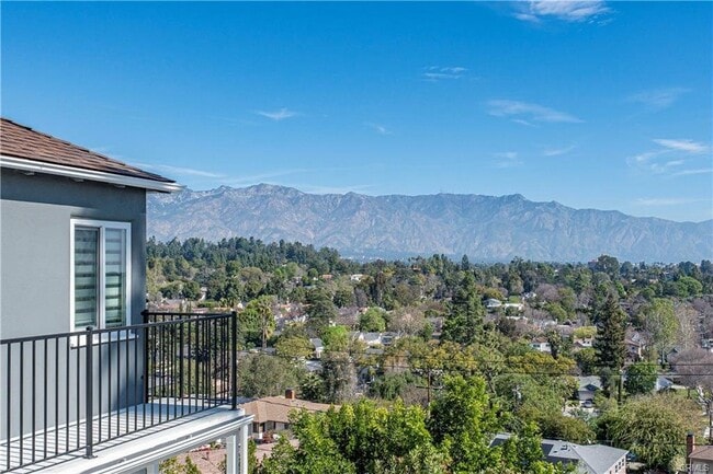 332 Anita Dr