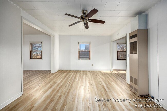 Photo - 1621 Lakeshore Dr