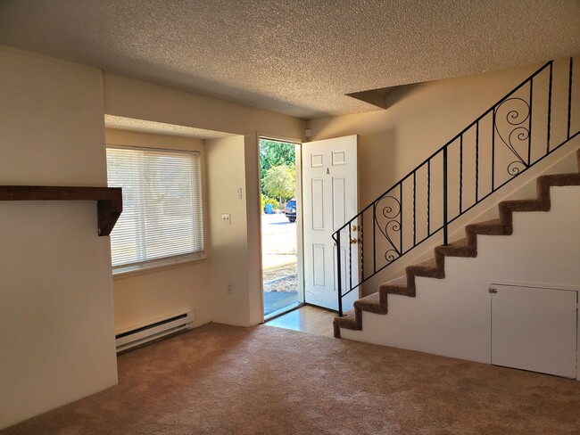 Photo - FG: 01010 E 35th Unit #A